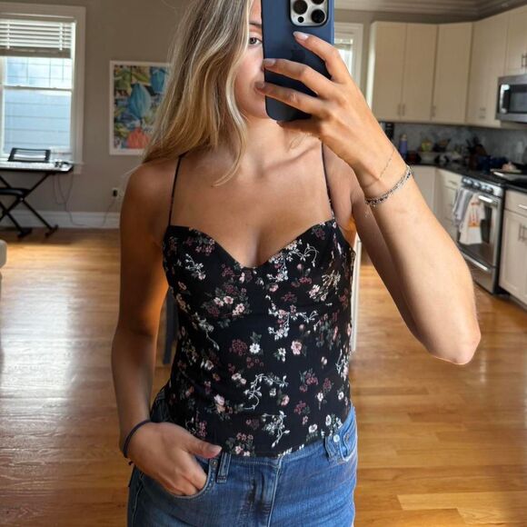 Reformation Women's Black and Blue Vest - Picture 4 of 6